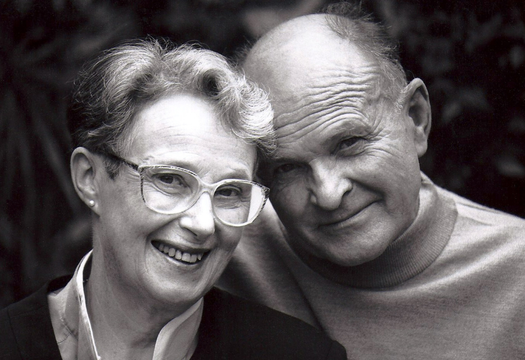 portrait d'un couple de parent en noir et blanc